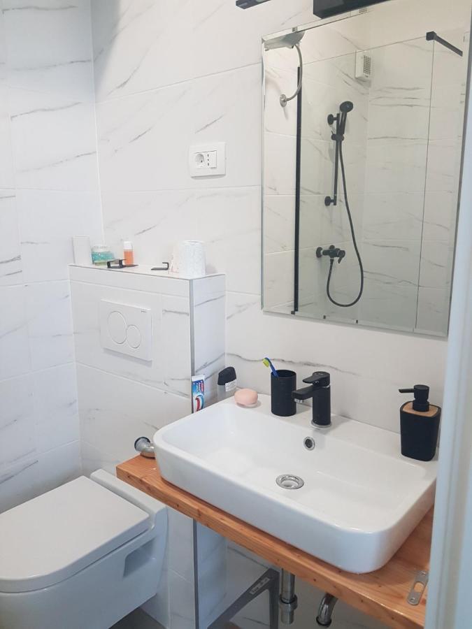 Apartma Soncek Izola Buitenkant foto