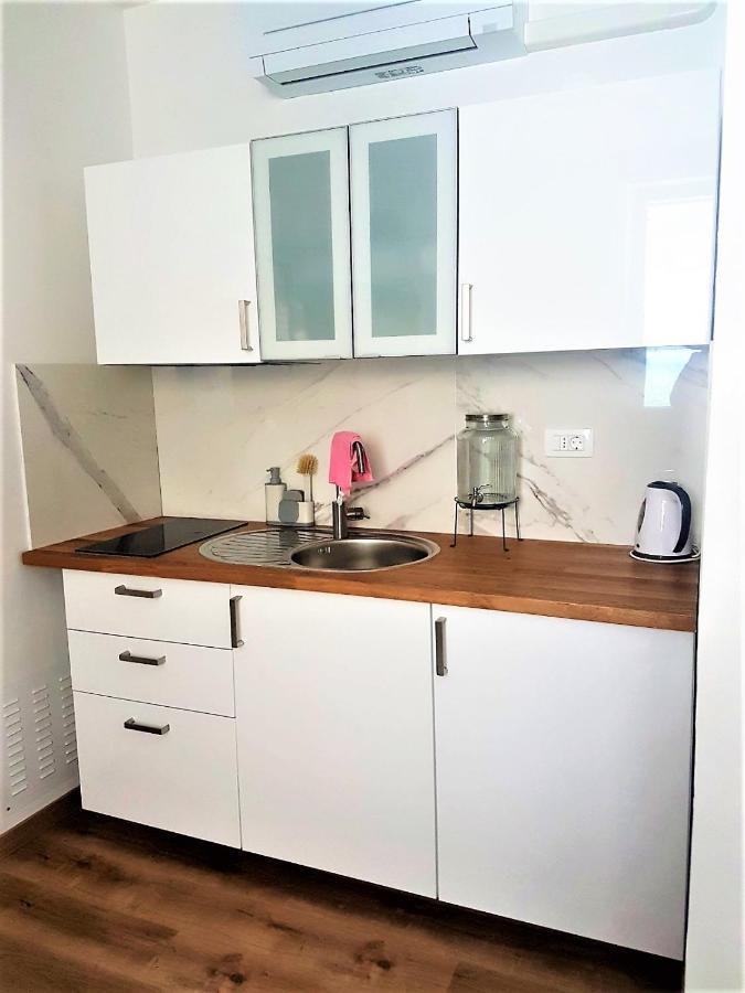 Apartma Soncek Izola Buitenkant foto